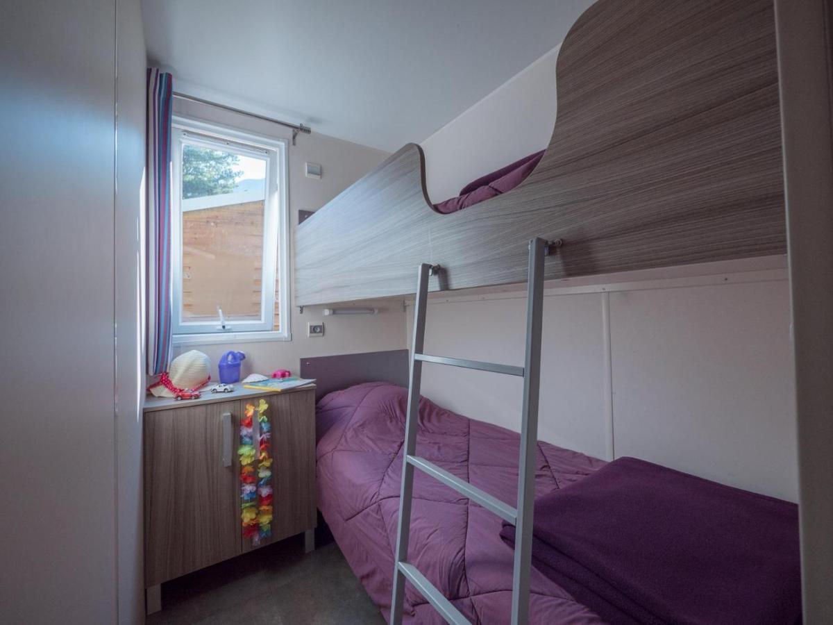 מלון אמבראן Camping Les Grillons מראה חיצוני תמונה