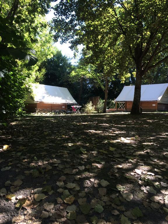 מלון אמבראן Camping Les Grillons מראה חיצוני תמונה
