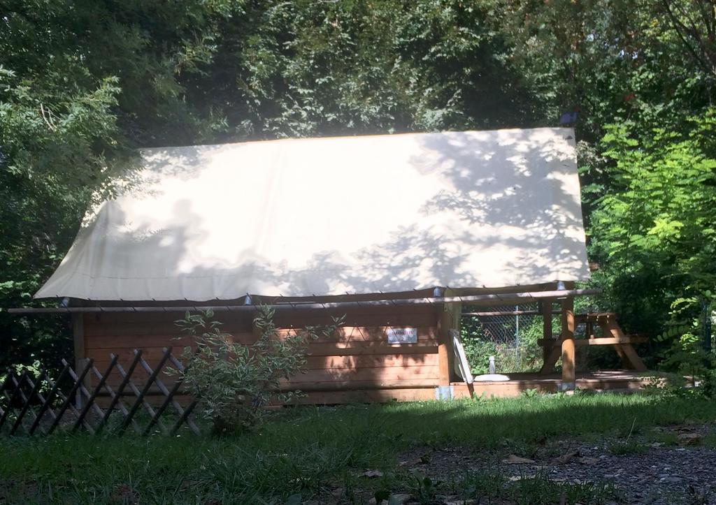 מלון אמבראן Camping Les Grillons מראה חיצוני תמונה