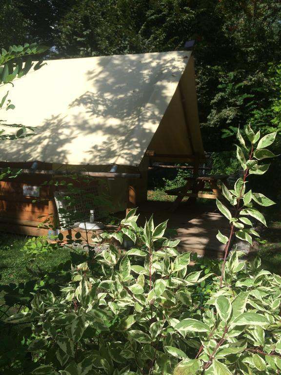 מלון אמבראן Camping Les Grillons מראה חיצוני תמונה